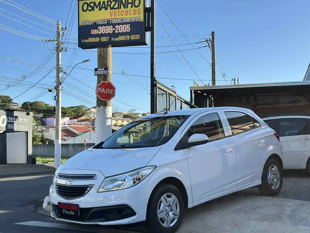Carro Chevrolet Onix 2014 1.0 LT SPE/4