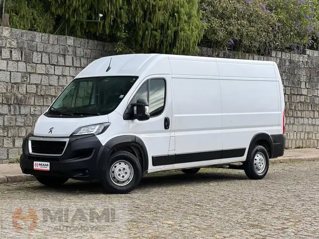 Carro Peugeot Boxer 2023 L3H2 Cargo 2.2