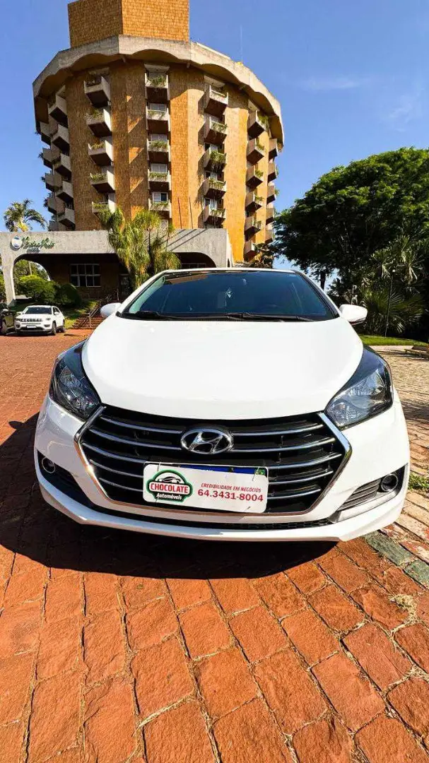 Carro Hyundai HB20S 2017 1.0 Comfort Style Turbo (Flex)
