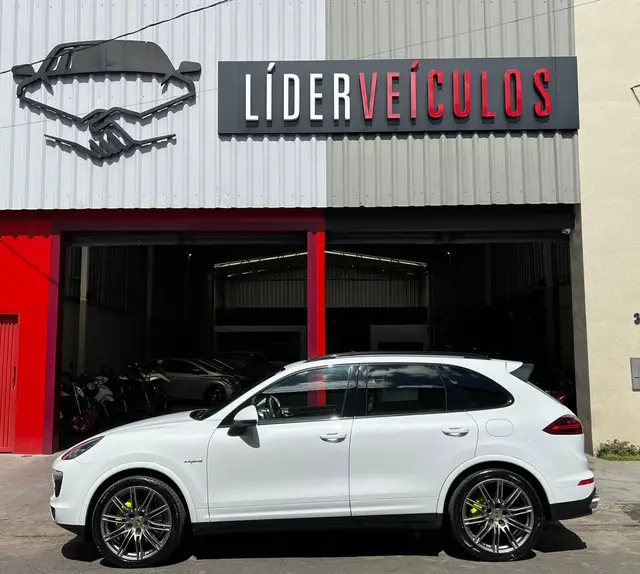 Carro Porsche Cayenne 2018 3.0 S E-Hybrid Platinum Edition 4WD