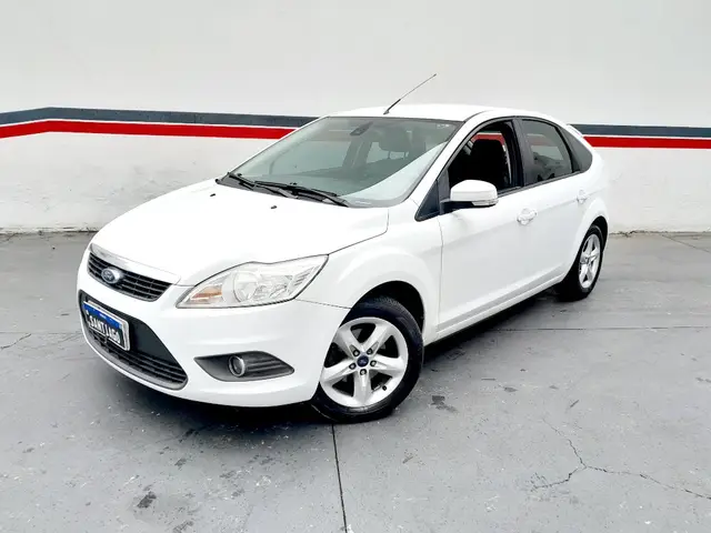 Carro Ford Focus Hatch 2013 GLX 2.0 16V (Flex)