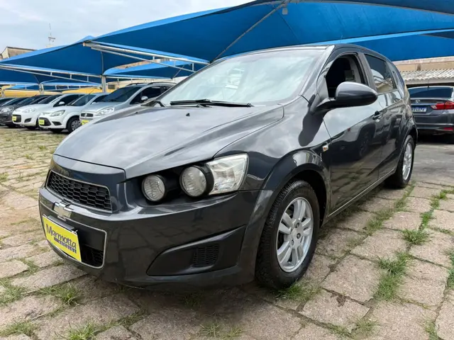 Carro Chevrolet Sonic 2013 Hatch LT