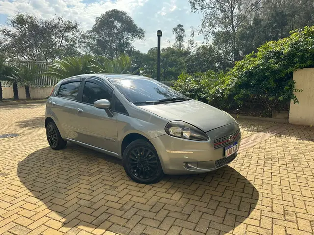 Carro Fiat Punto 2010 ELX 1.4 (Flex)