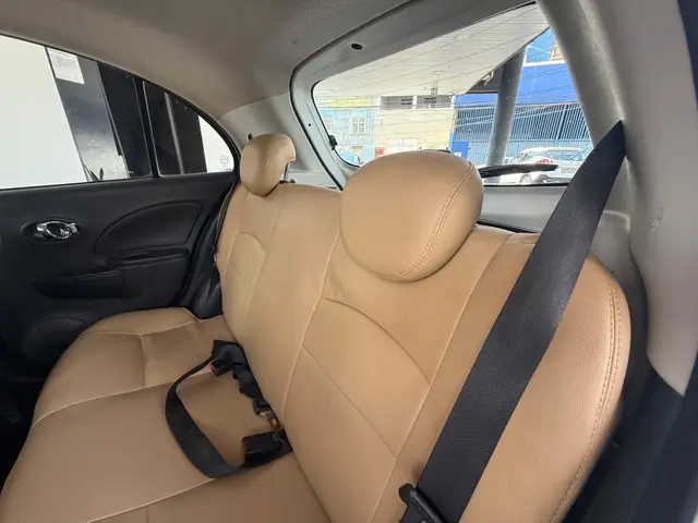 Carro Nissan March 2015 1.6 16V SV (Flex)