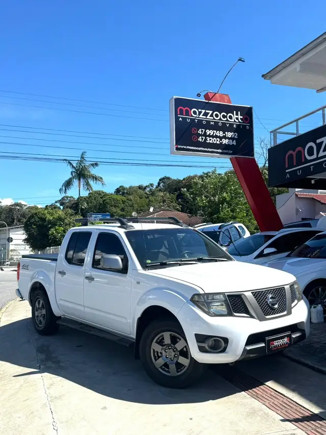 Carro Nissan Frontier 2016 2.5 TD CD 4x4 SV Attack (Aut)