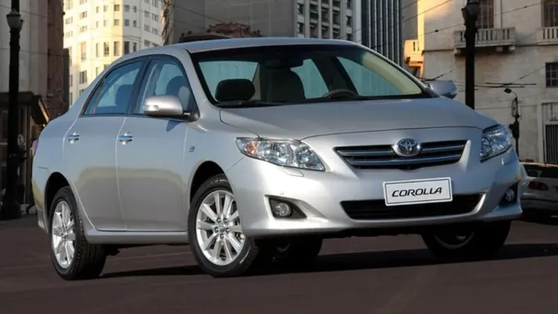 Toyota Corolla G10 usado é confortável e robusto mais barato que Fiat Mobi 0km