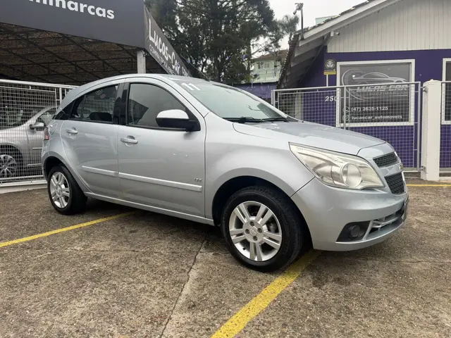 Carro Chevrolet Agile 2011 LTZ 1.4 8V (Flex)