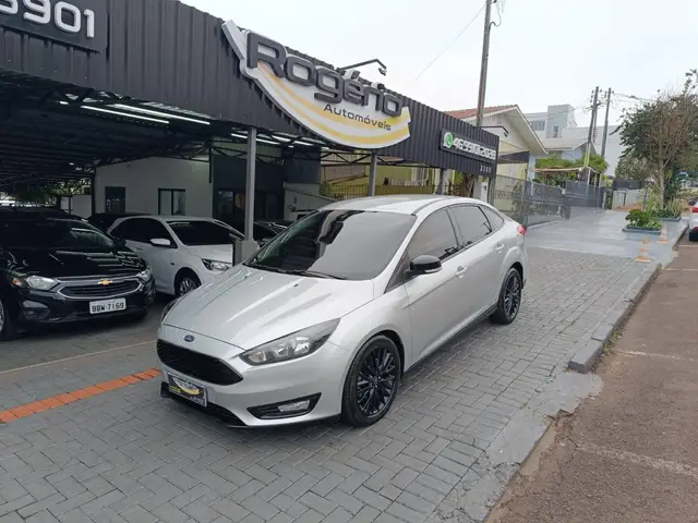 Carro Ford Focus Hatch 2018 SE 2.0 PowerShift