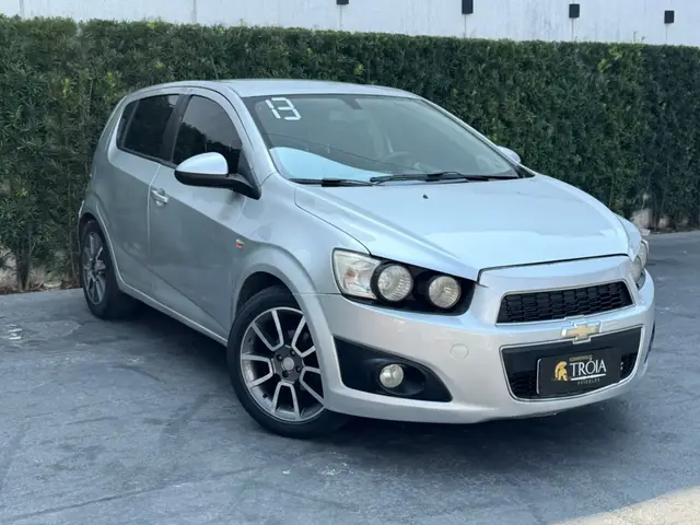 Carro Chevrolet Sonic 2013 Hatch LT 1.6 (Aut)