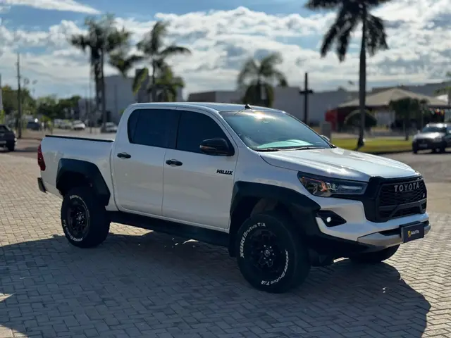 Carro Toyota Hilux Cabine Dupla 2024 GR-Sport 4x4 2.8 Diesel