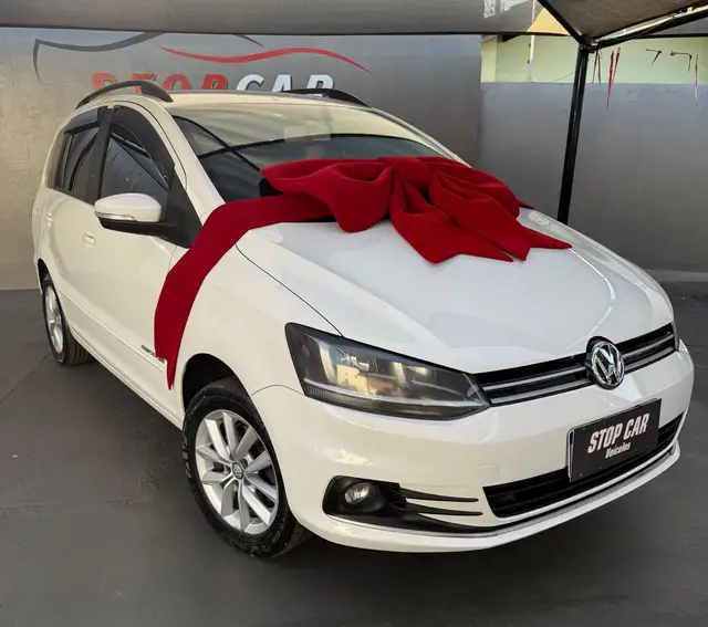 Carro Volkswagen SpaceFox 2015 1.6 VHT Comfortline (Flex)