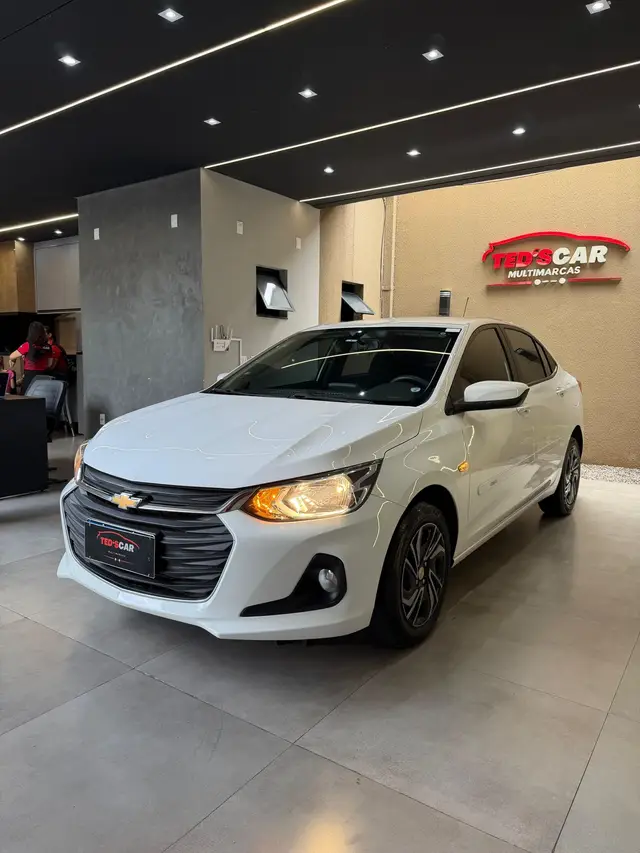 Carro Chevrolet Onix Plus 2024 LT 1.0 Turbo