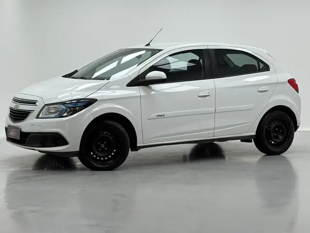 Carro Chevrolet Onix 2015 1.4 LT SPE/4 (Aut)