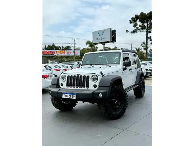 Carro Jeep Wrangler 2013 3.6 V6 Unlimited Sport 4WD