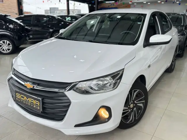 Carro Chevrolet Onix Plus 2024 LT 1.0