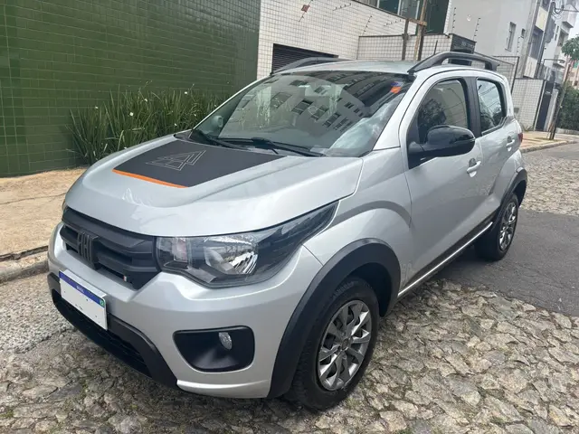 Carro Fiat Mobi 2025 Trekking 1.0