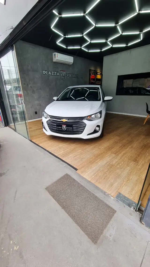 Carro Chevrolet Onix Plus 2024 LT 1.0 Turbo