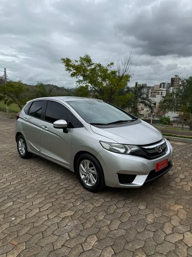 Carro Honda Fit 2016 1.5 16v LX CVT (Flex)