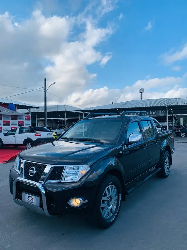 Carro Nissan Frontier 2015 2.5 TD CD 4x4 SL (Aut)