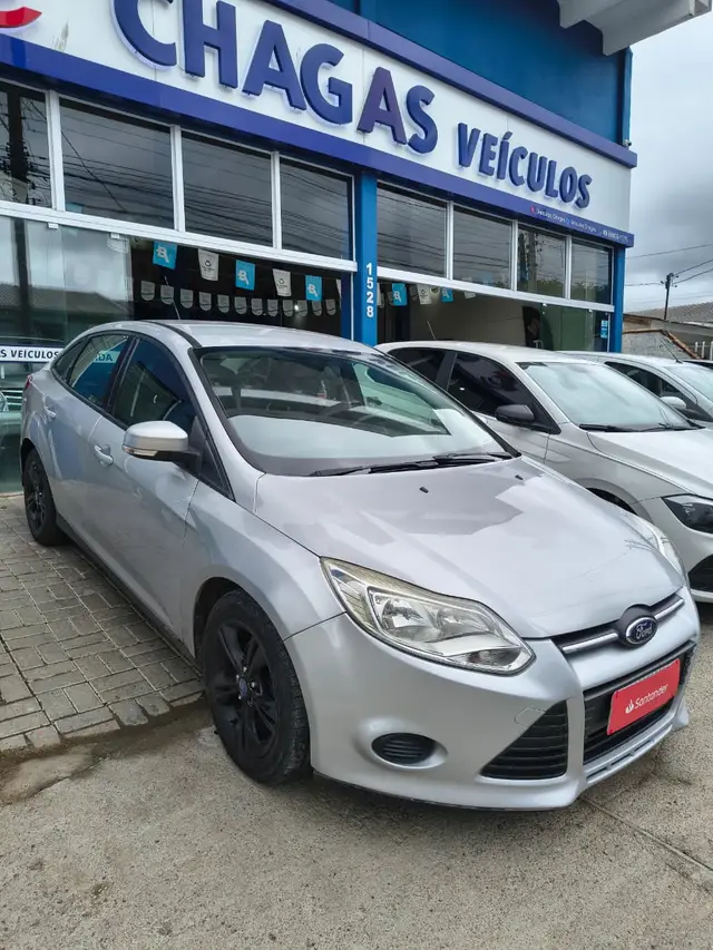 Carro Ford Focus Hatch 2015 SE Plus 2.0 16V PowerShift