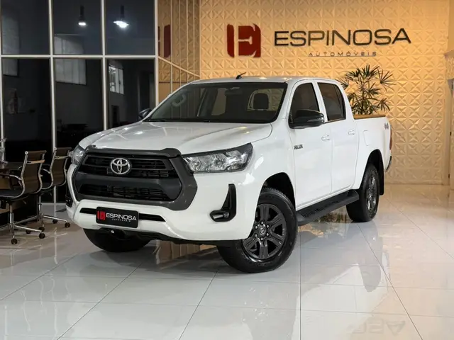 Carro Toyota Hilux Cabine Dupla 2023 STD Power Pack 4x4 2.8 Diesel