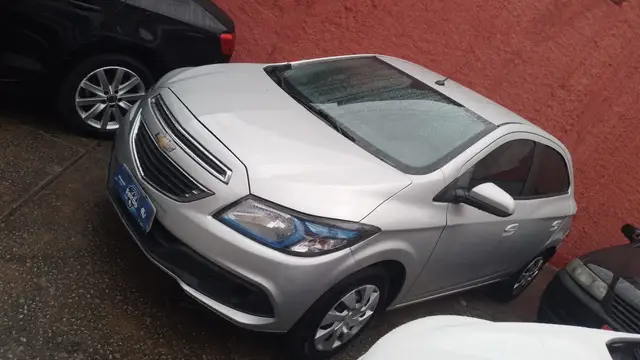 Carro Chevrolet Onix 2015 1.4 LT SPE/4 (Aut)