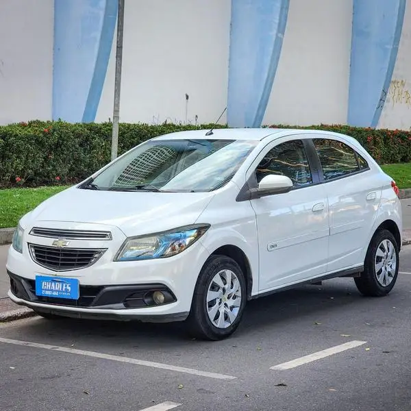 Carro Chevrolet Onix 2013 1.4 LT SPE/4