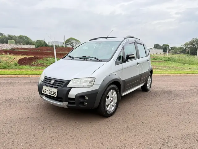 Carro Fiat Idea 2010 Adventure 1.8 (Flex)