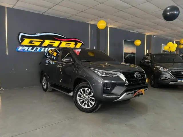 Carro Toyota SW4 2024 Diamond  2.8 Turbodiesel 4x4 (Aut.)