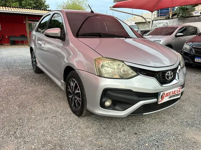 Carro Toyota Etios Sedan 2018 Platinum 1.5 (Aut) (Flex)