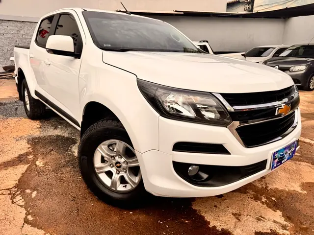 Carro Chevrolet S10 Cabine Dupla 2019 S10 2.5 ECOTEC SIDI Advantage 4x2 (Cabine Dupla)