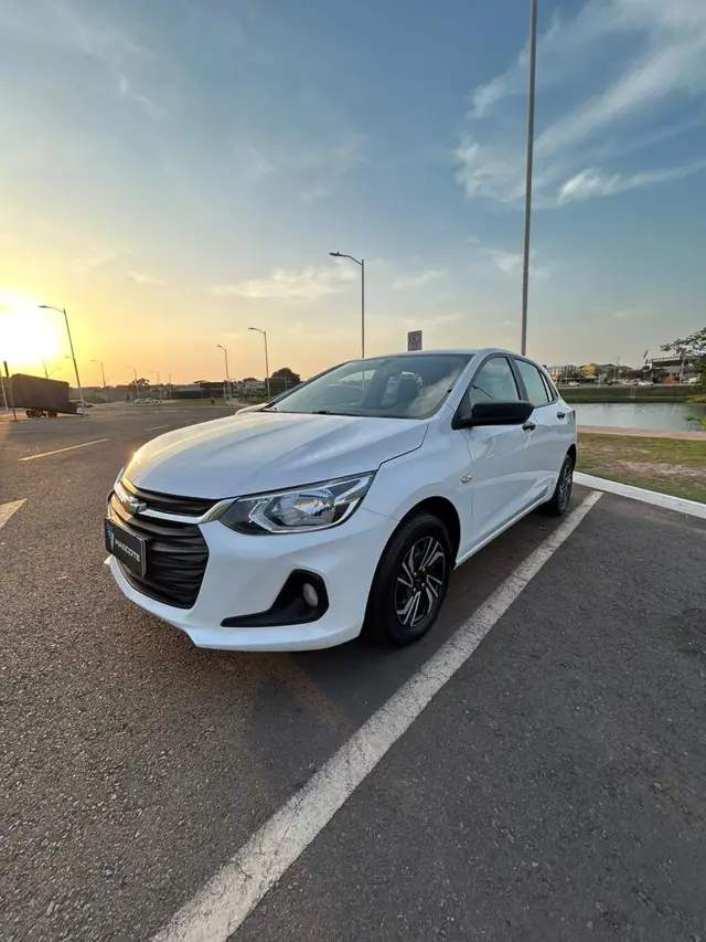 Carro Chevrolet Onix 2025 1.0