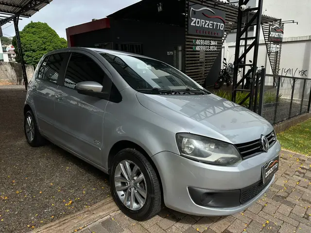 Carro Volkswagen Fox 2011 1.6 8V (Flex)