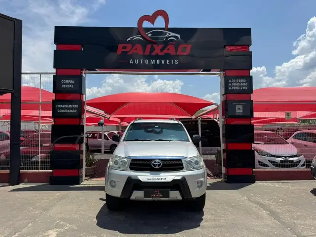 Carro Toyota Hilux SW4 2010 SR 4x2 2.7 VVT-i (aut)