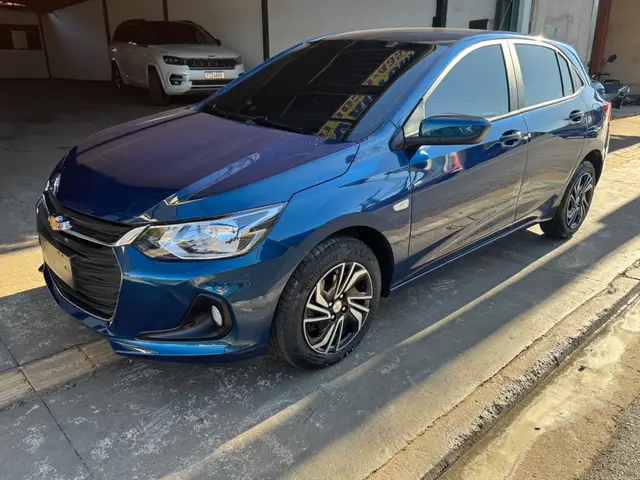 Carro Chevrolet Onix 2025 LT 1.0