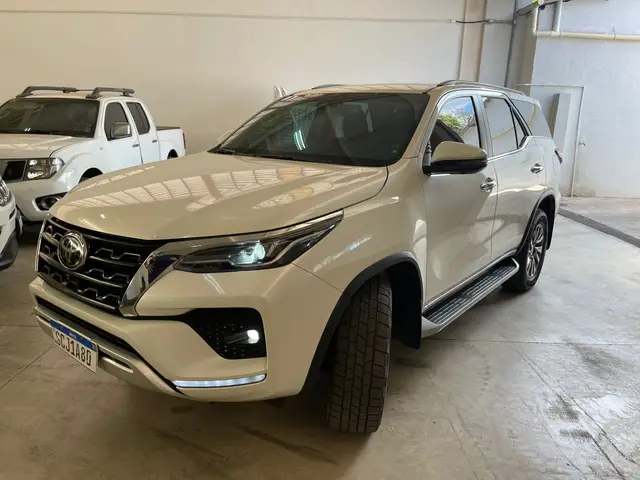 Carro Toyota SW4 2022 SRX 2.8 turbodiesel 5L 4x4 (Aut)