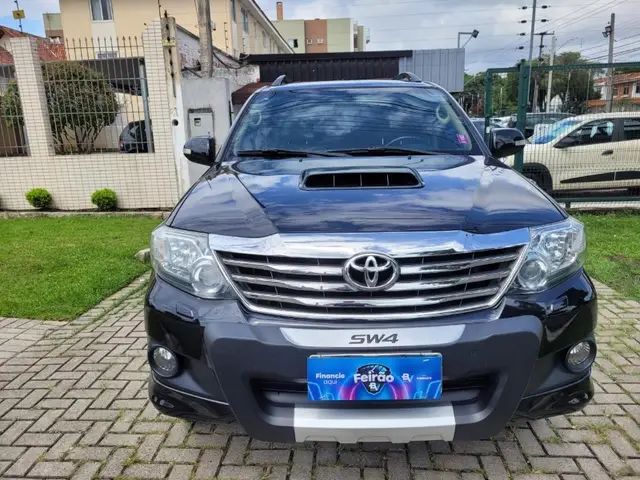Carro Toyota Hilux SW4 2014 3.0 TDI 4x4 SRV 5L
