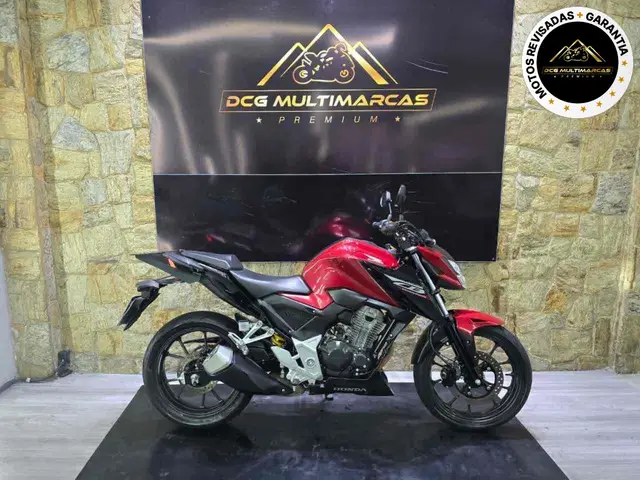 Moto Honda CB 300F Twister 2025 (ABS)