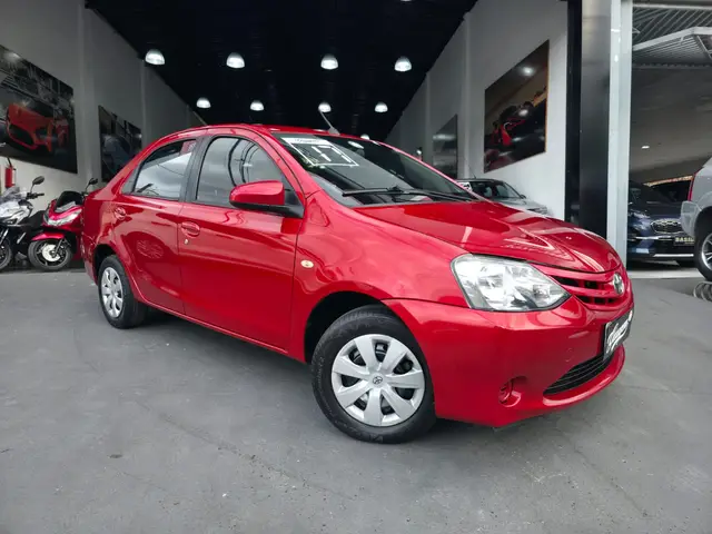 Carro Toyota Etios Sedan 2017 XS 1.5 (Aut) (Flex)