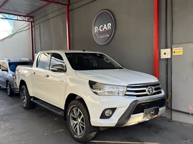 Carro Toyota Hilux Cabine Dupla 2017 Hilux 2.8 TDI SRV CD 4x4 (Aut)