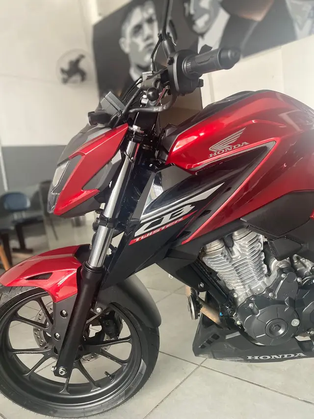 Moto Honda CB 300F Twister 2025 (ABS)