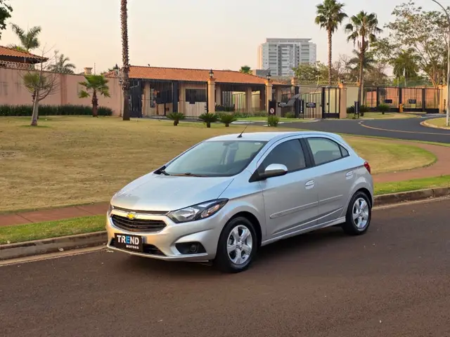 Carro Chevrolet Onix 2019 1.4 LT SPE/4 (Aut)