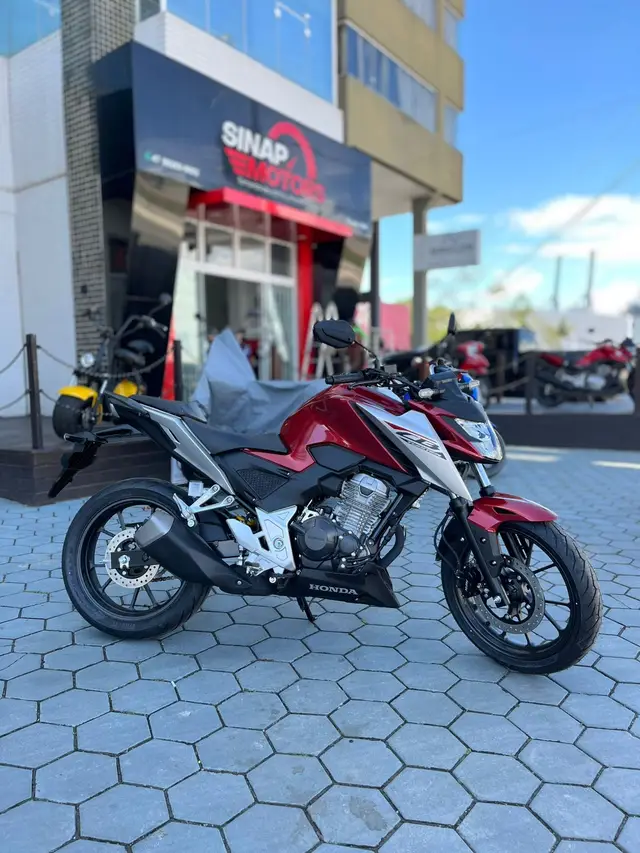 Moto Honda CB 300F Twister 2026 (ABS)