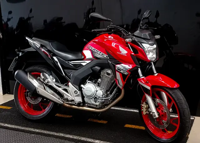 Moto Honda CB 250F Twister 2021 (CBS)