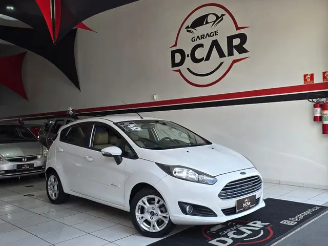Carro Ford Fiesta Hatch 2016 1.6 (Flex)