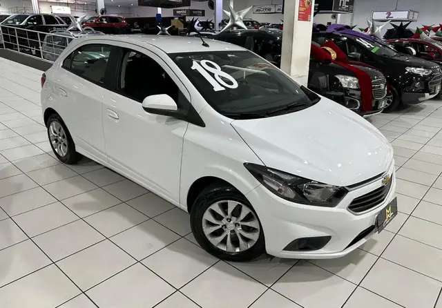 Carro Chevrolet Onix 2018 LT 1.4 8V FlexPower 5p Mec.