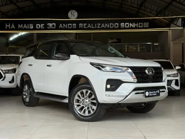 Carro Toyota SW4 2024 SRX 2.8 Turbodiesel 4x4 (Aut.) (7 Lugares)