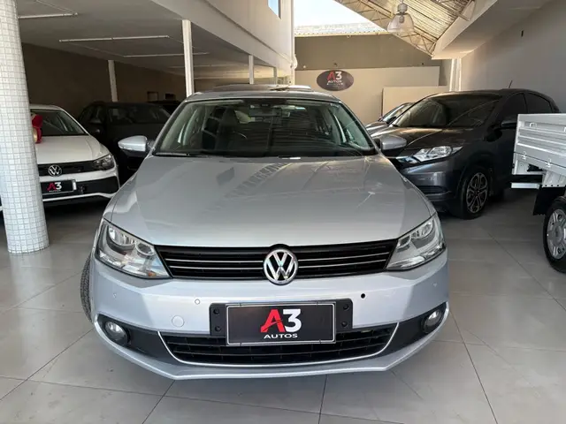Carro Volkswagen Jetta 2013 2.0 TSI Highline DSG