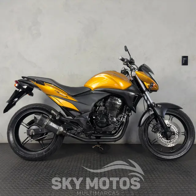 Moto Honda CB 300R 2010 Standard