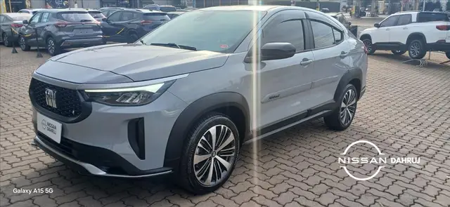 Carro Fiat Fastback 2025 Turbo 200